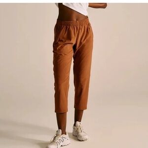 Outdoor Voices Zephyr 26 inches pants size small
